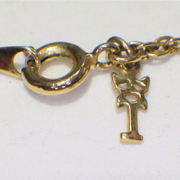 Vtg Signed CROWN TRIFARI Infinity/Bow Dangle Faux Pearl Gold Plate Necklace 16" - Picture 3 of 3